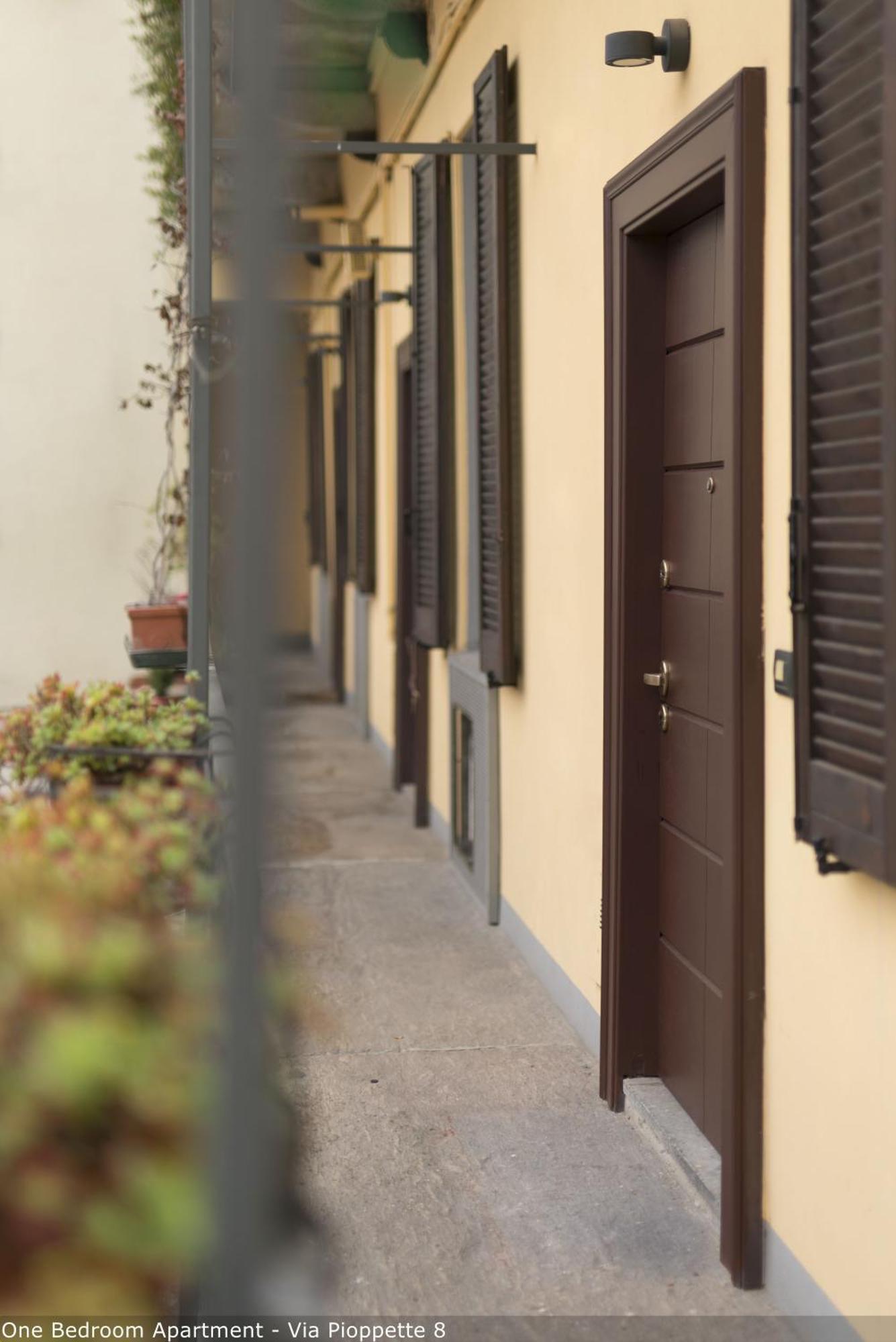 Brera Apartments In Porta Ticinese Milan Bagian luar foto